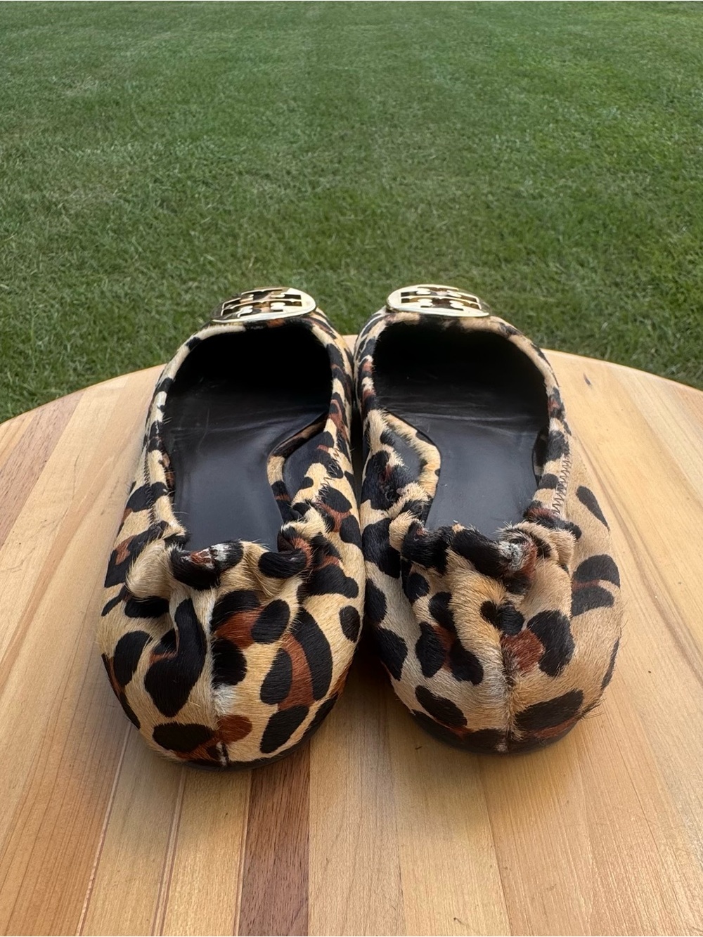 Tory Burch Leopard Print Women’s Calf Hair Ballet Flats with Gold Logo Accent - Picture 4 of 8